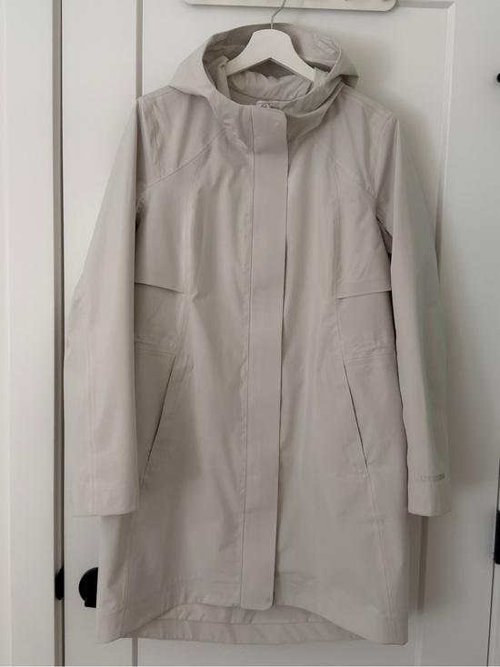 lululemon athletica Jackets & Blazers - Lululemon Rain Rebel Jacket Bone Size 8 Like New